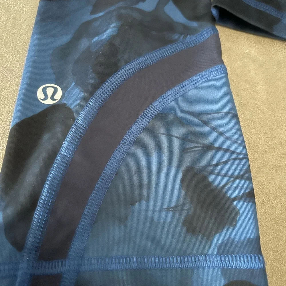 50%off w❤️ Lululemon blue flowers leggings 4 sk0857599